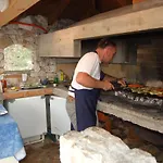 Vikendica In Verunic Near The Sea Veli Rat
