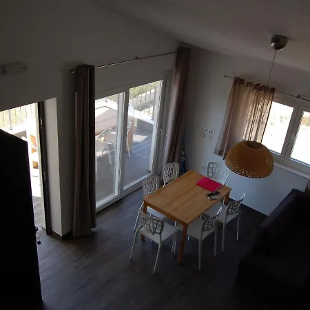 Vakantiehuis In Verunic Near The Sea *