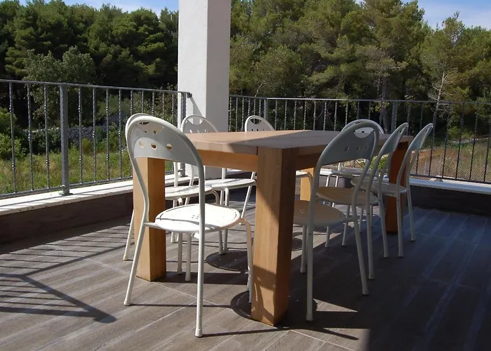 펜션 In Verunic Near The Sea