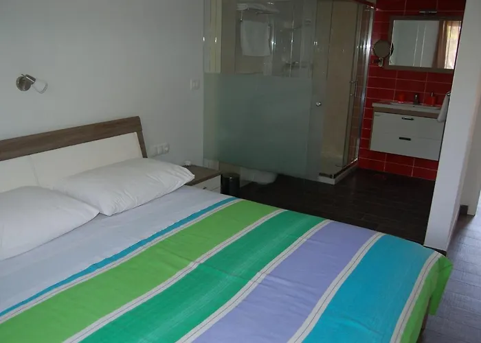 In Verunic Near The Sea 벨리 라트