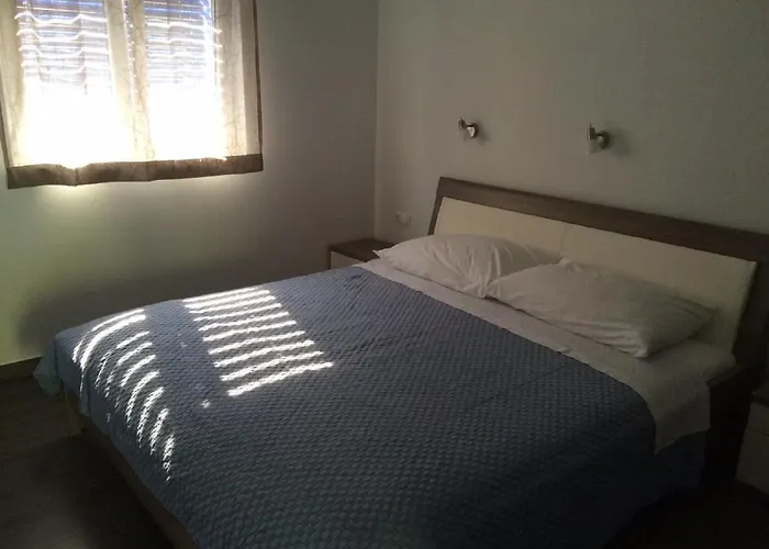 In Verunic Near The Sea 펜션 벨리 라트