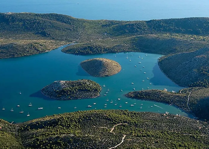 In Verunic Near The Sea *